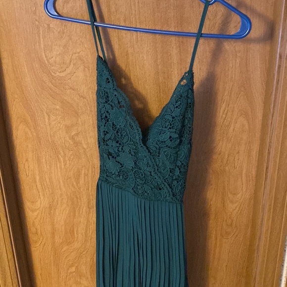 Hunter green spaghetti strap gown - Picture 2 of 4